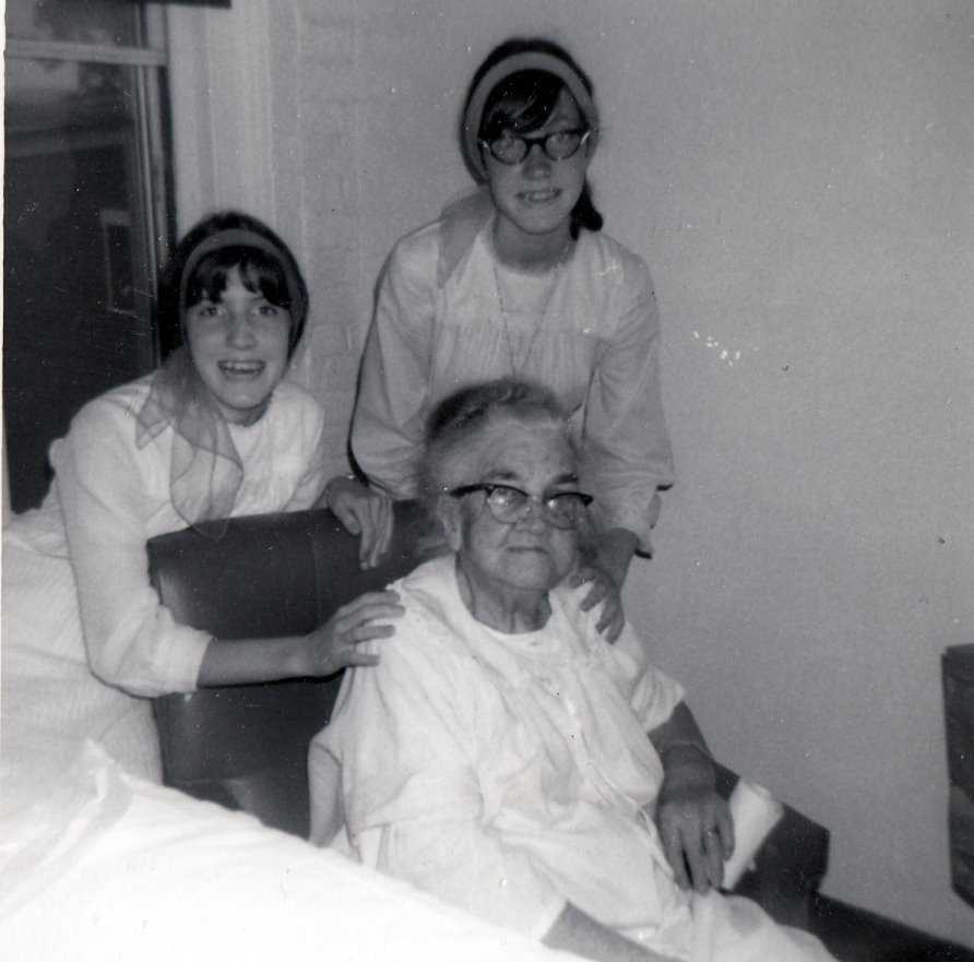 A New Hampshire Éirinn go Brách Addie (Ryan) Manning (18791968) Cow