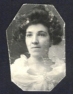 Addie Ryan, photograph probably taken around the time of her marriage in 1902.