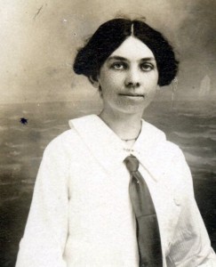 Emma Fish, nee Ryan, maid in 1910 to Maud Briggs Knowlton. Great-aunt of the author.
