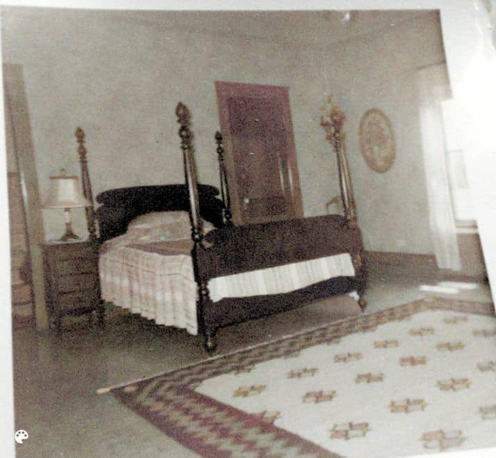 k Mansion House Bed Room 1-Colorized